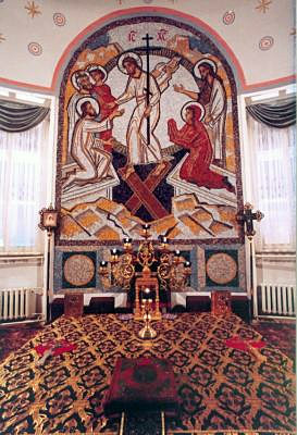 1999 год. В алтаре храма св. мчц. Татианы установлена мозаичная икона Воскресения Христова
