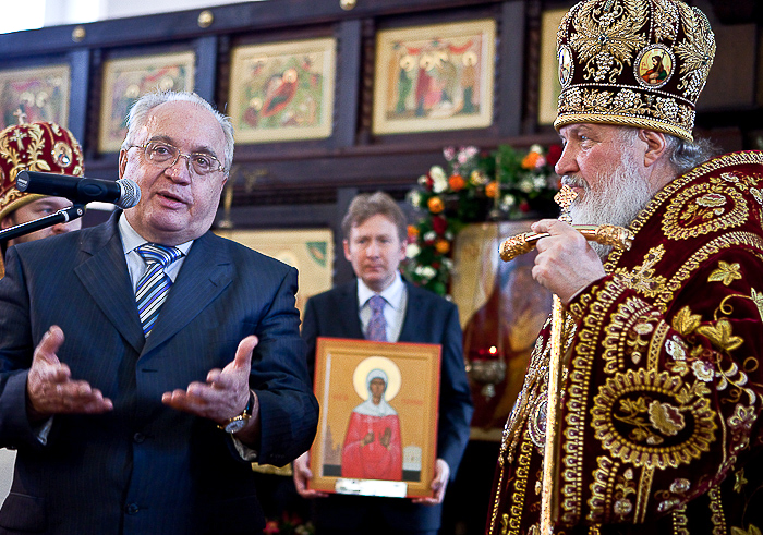 Храм и Университет подарили Патриарху памятную икону святой Татианы