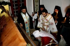Патриарх Ириней совершил переоблачение мощей святого Петра Цетиньского