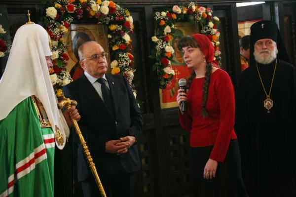 В Татьянин день 2011 года студенты в присутствии Патриарха Кирилла попросили ректора построить храм на Воробьевых горах