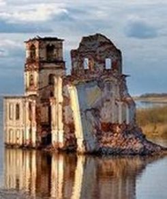 В Вологодской области восстанавливается полузатопленный храм