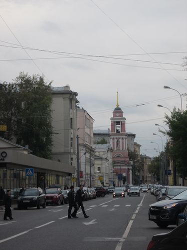Пятницкая улица, церковь Живоначальной Троицы 