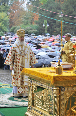 Предстоятель Русской Церкви возглавил служение Божественной литургии на центральной площади Кишинева
