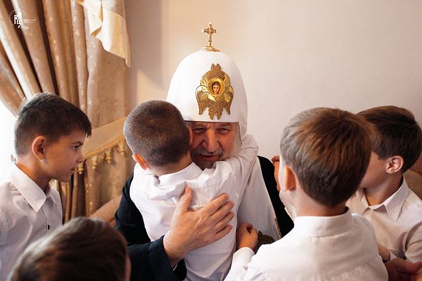 Святейший Патриарх Кирилл в детском приюте при Свято-Вознесенском Банченском мужском монастыре (Западная Украина)
