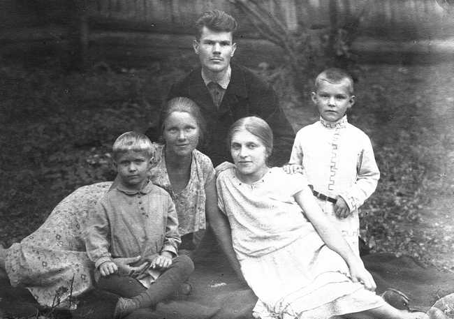 Семья Ветвицких. Фото 1930 г.