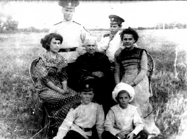 Семья Ветвицких на Кумысной поляне