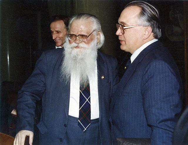 Со своим предшественником Анатолием Логуновым Фото: из личного архива Виктора Садовничего
