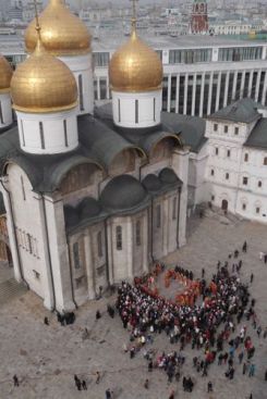 Светлый понедельник в Московском Кремле и храме Христа Спасителя (ФОТО)