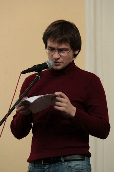 Денис Гришков выступает на журфаке МГУ