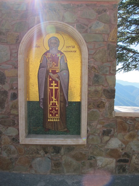 Икона преподобного Сергия Радонежского на стене у Киккского монастыря.
