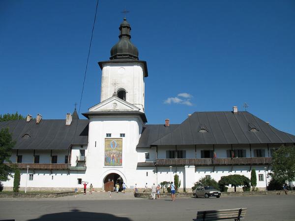 Нямецкий монастырь (главный вход)