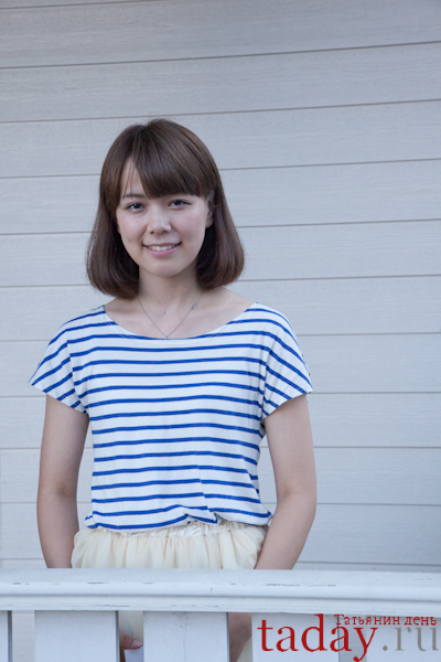 София (Юка Исэ), учащаяся в Токио, два раза в год приезжает в свой родной приход вместе с семьей. В Токио ходит в Николай-до, но редко