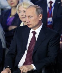 Владимир Путин подписал указ об установлении звания Героя Труда