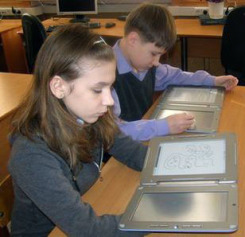 Московские школы перешли на электронные учебники