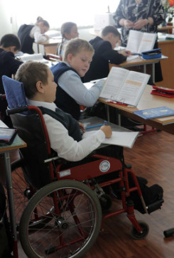 Минобрнауки России готовит стандарты образования для детей-инвалидов