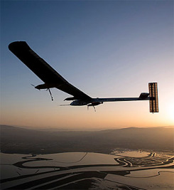 Самолет на солнечных батареях отправился в первый полет