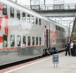 Первый в России двухэтажный поезд отправился из столицы в Адлер