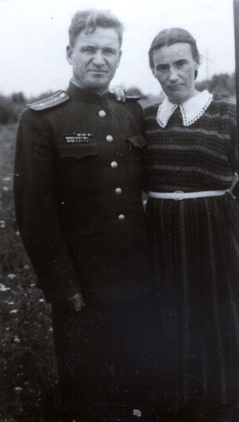 Мария Михайловна с мужем, Евгением Васильевичем Старостенковым, начало 1950-х годов