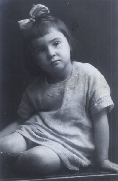 Маша Шик (1927 или 1928 г.), Сергиев