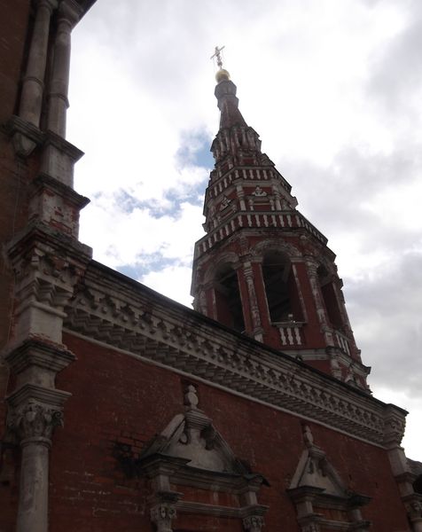 Один из самых заманчивых пунктов экскурсии - возможность подняться на Кадашевскую колокольню. 