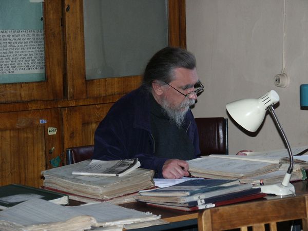 Игумен Дамаскин за работой в РГИА