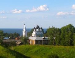 В Белозерской церкви Спаса Всемилостивого прошло первое после реставрации богослужение