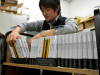Большинство молодежи в Японии предпочитает бумажные книги