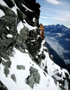 В Швейцарии находится самая высокая горная хижина для альпинистов